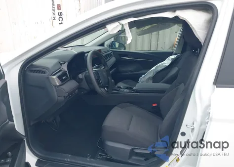 2025 Toyota Camry Le z USA, uszkodzony, nr VIN 4T1DAACK2SU568579